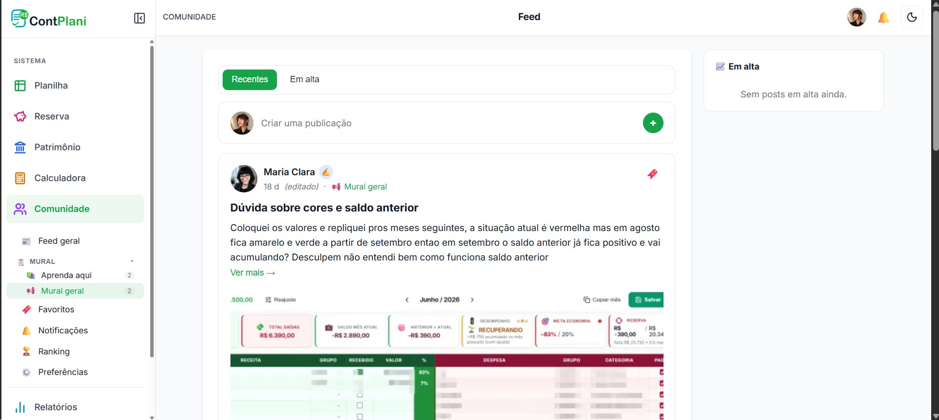 Feed da comunidade com posts, curtidas e comentários