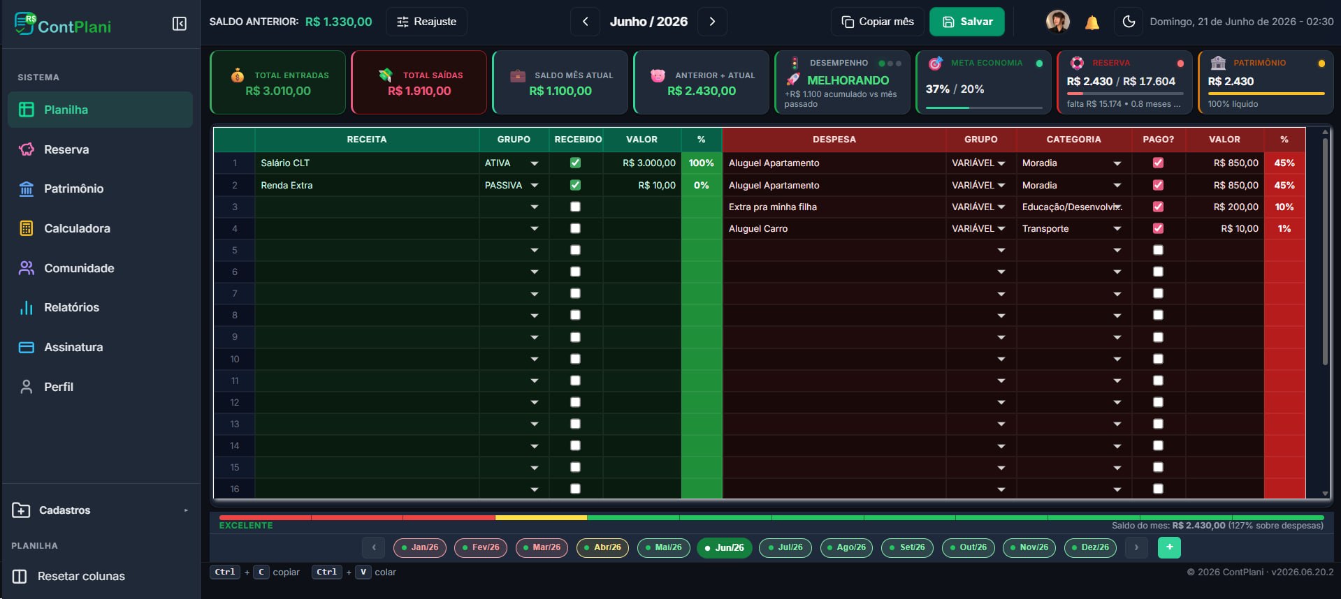Interface no modo escuro para uso noturno